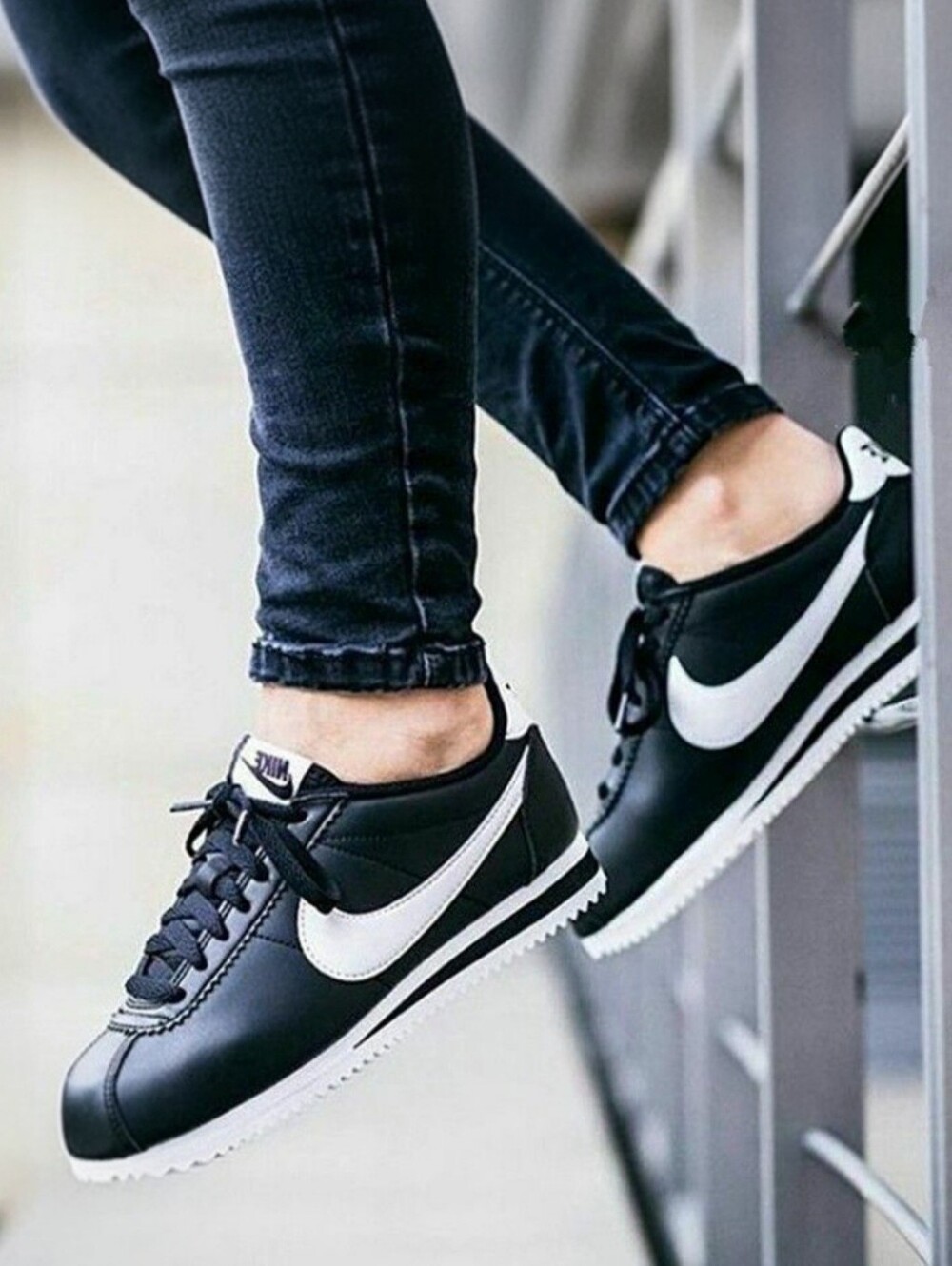 NIB {Nike} Cortez Premium Black Leather Sneakers Size 8